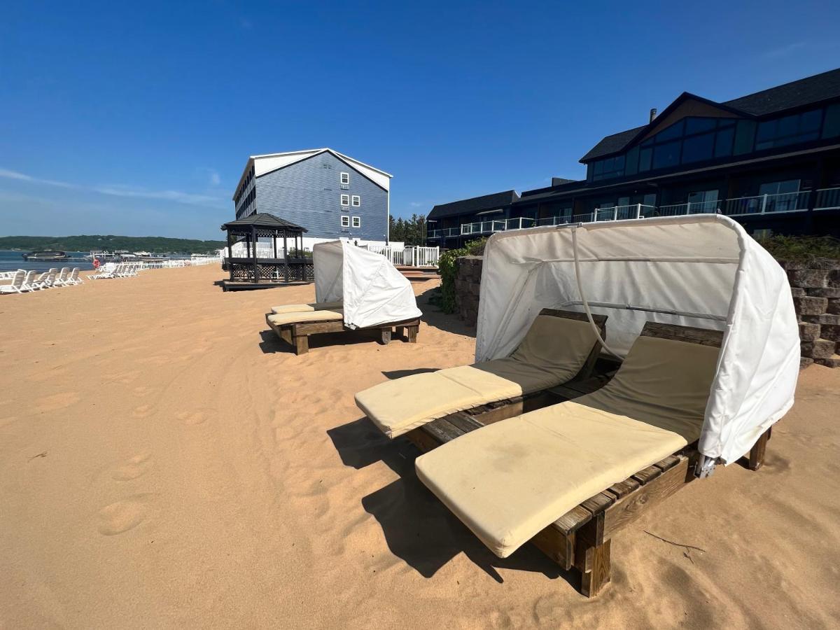 The Beach Haus - Traverse City Eksteriør bilde
