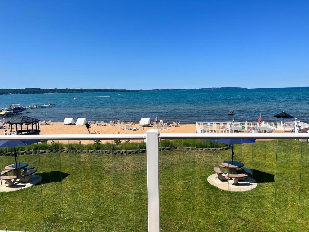 The Beach Haus - Traverse City Eksteriør bilde