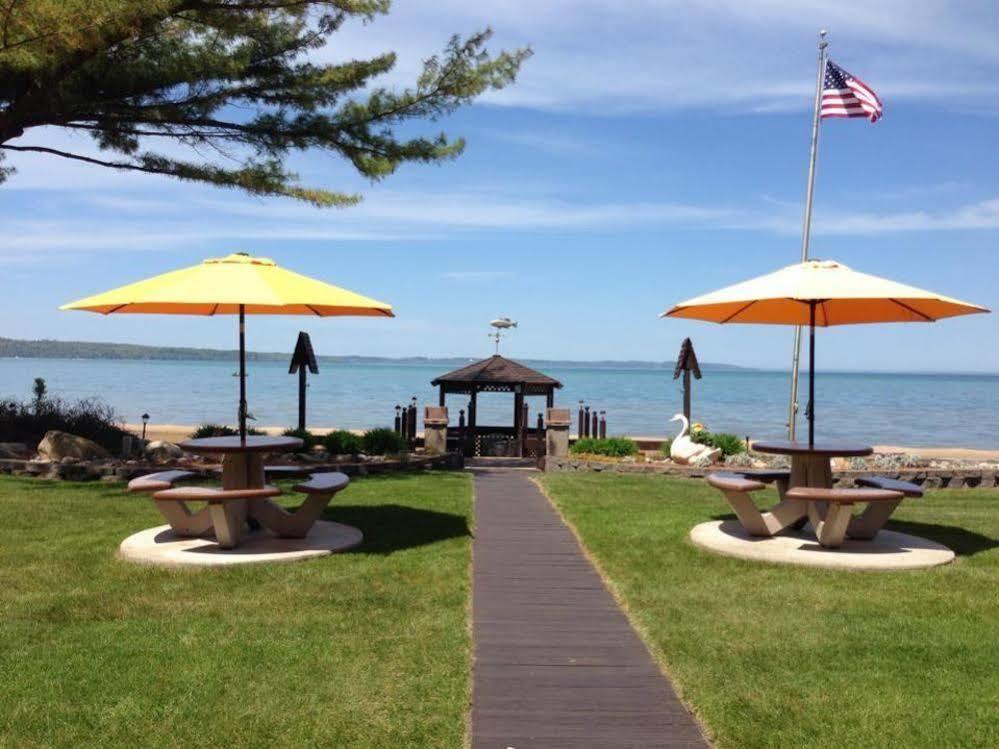 The Beach Haus - Traverse City Eksteriør bilde